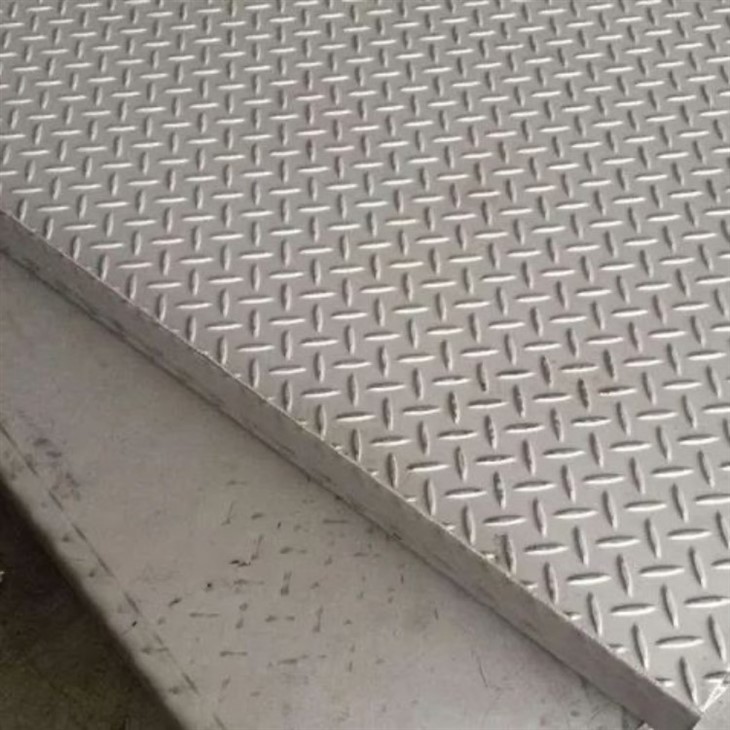 Hot Rolled Checkered Steel